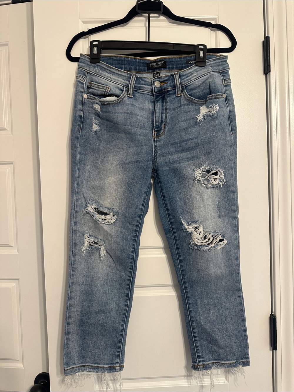Judy Blue Light Blue Cropped Ankle Jeans